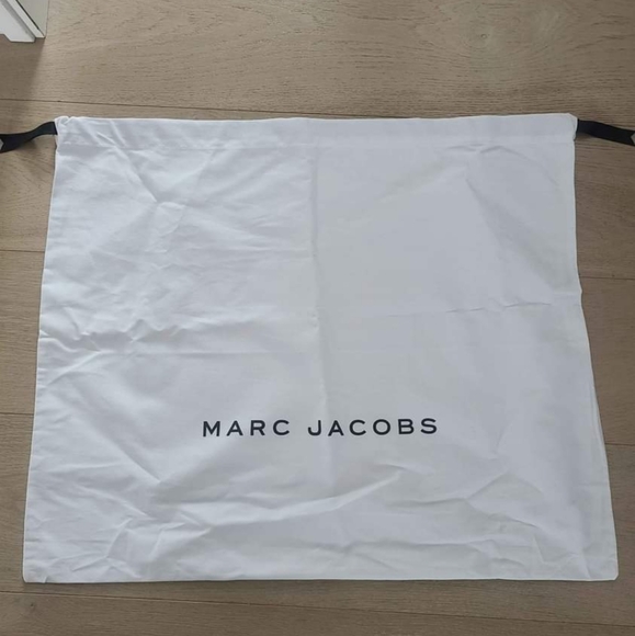 Marc Jacob Editor Leather Tote Purse - Picture 8 of 9
